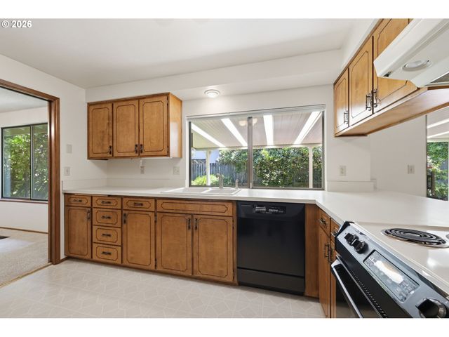 1761 RUSSET Dr, Eugene, OR 97401