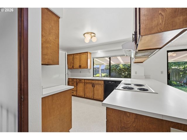 1761 RUSSET Dr, Eugene, OR 97401
