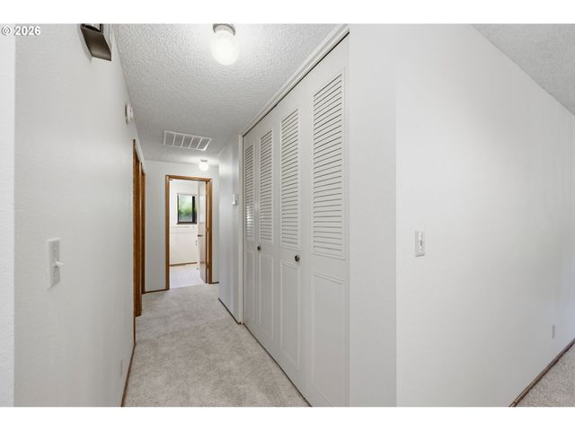 1761 RUSSET Dr, Eugene, OR 97401