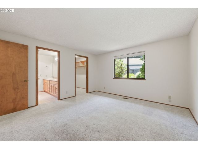 1761 RUSSET Dr, Eugene, OR 97401
