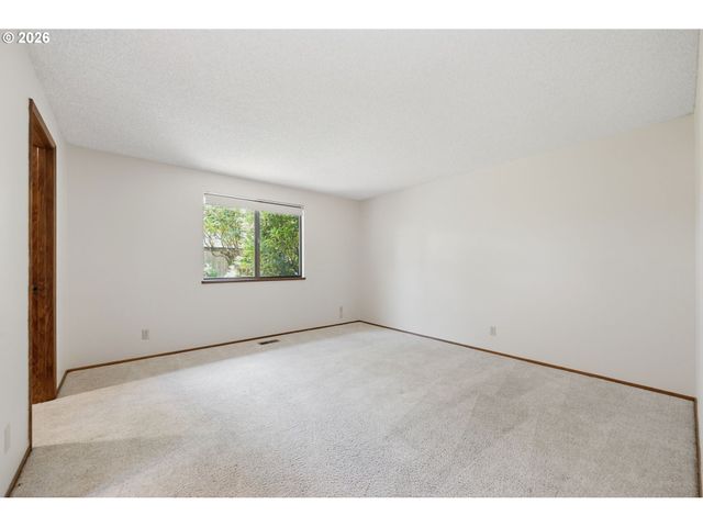 1761 RUSSET Dr, Eugene, OR 97401