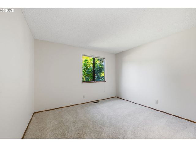 1761 RUSSET Dr, Eugene, OR 97401