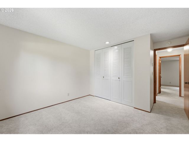 1761 RUSSET Dr, Eugene, OR 97401