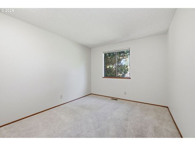 1761 RUSSET Dr, Eugene, OR 97401