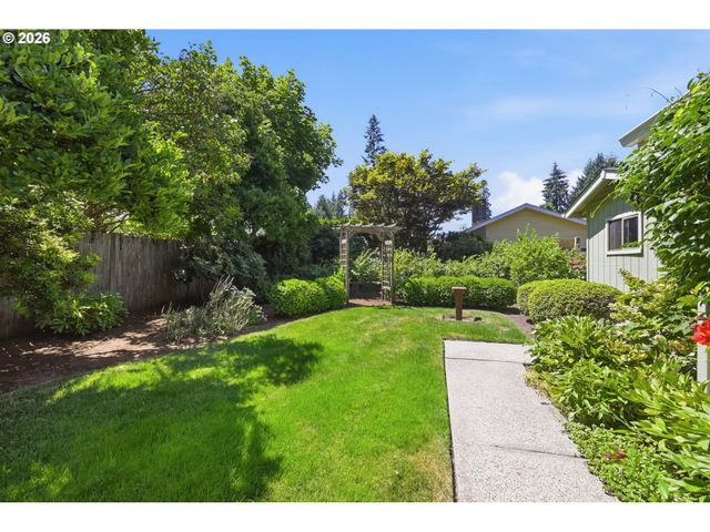 1761 RUSSET Dr, Eugene, OR 97401