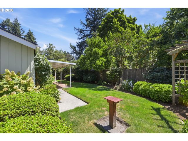 1761 RUSSET Dr, Eugene, OR 97401