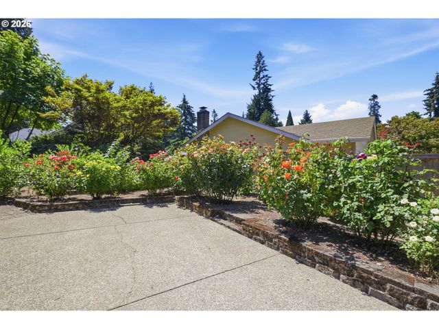 1761 RUSSET Dr, Eugene, OR 97401