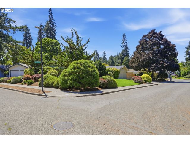 1761 RUSSET Dr, Eugene, OR 97401