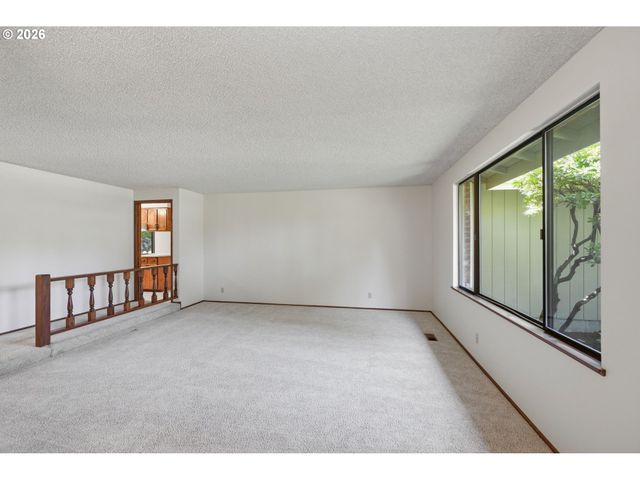 1761 RUSSET Dr, Eugene, OR 97401