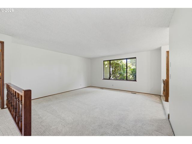 1761 RUSSET Dr, Eugene, OR 97401