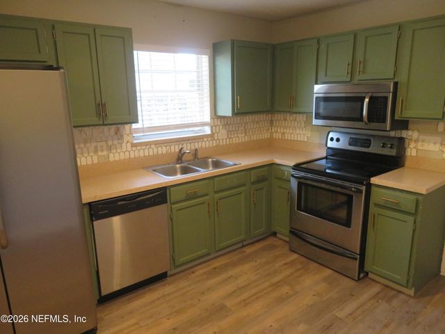 7728 PIKES PEAK Drive, Jacksonville, FL 32244