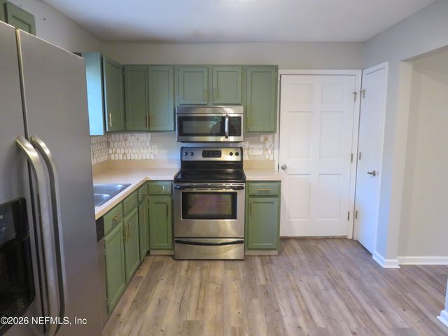 7728 PIKES PEAK Drive, Jacksonville, FL 32244
