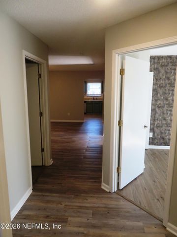 7728 PIKES PEAK Drive, Jacksonville, FL 32244