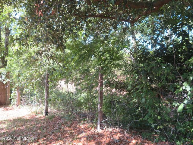 7728 PIKES PEAK Drive, Jacksonville, FL 32244