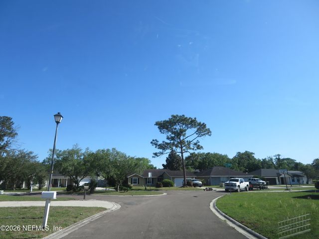 7728 PIKES PEAK Drive, Jacksonville, FL 32244