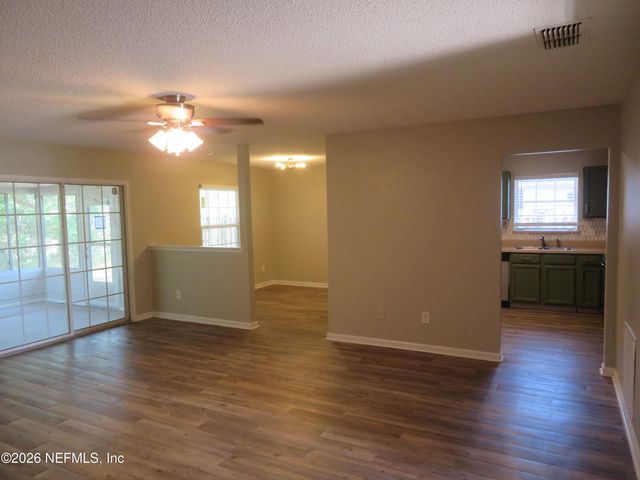 7728 PIKES PEAK Drive, Jacksonville, FL 32244