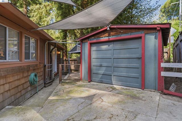 15765 Kings Creek Rd, Boulder Creek, CA 95006