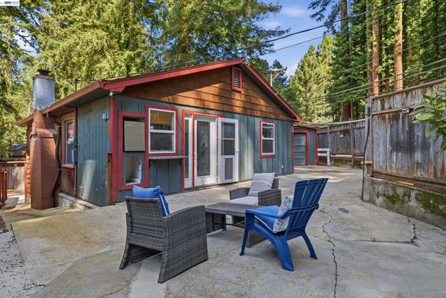 15765 Kings Creek Rd, Boulder Creek, CA 95006