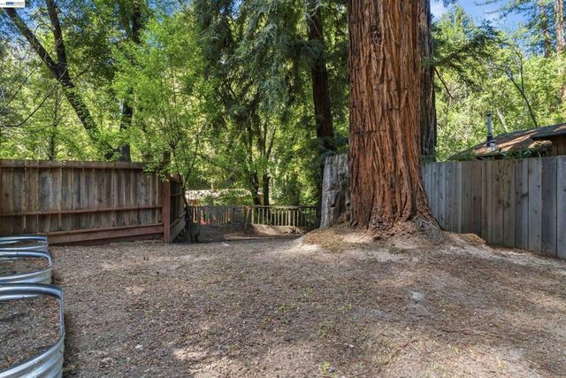 15765 Kings Creek Rd, Boulder Creek, CA 95006
