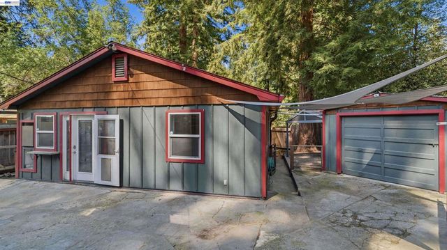 15765 Kings Creek Rd, Boulder Creek, CA 95006