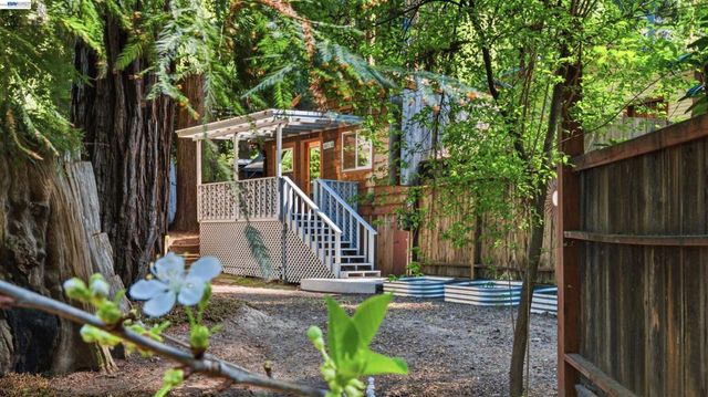 15765 Kings Creek Rd, Boulder Creek, CA 95006