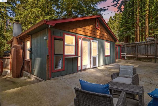 15765 Kings Creek Rd, Boulder Creek, CA 95006