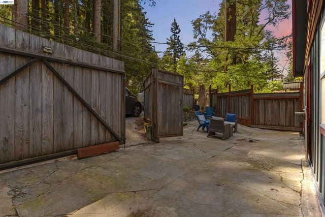 15765 Kings Creek Rd, Boulder Creek, CA 95006