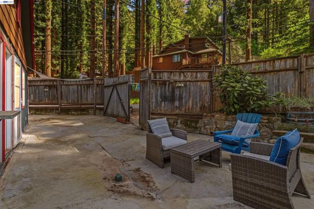 15765 Kings Creek Rd, Boulder Creek, CA 95006