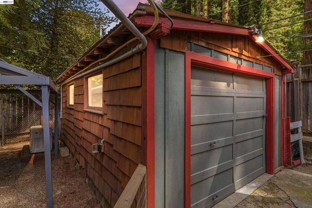 15765 Kings Creek Rd, Boulder Creek, CA 95006