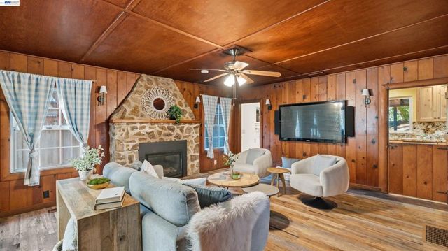 15765 Kings Creek Rd, Boulder Creek, CA 95006