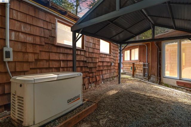 15765 Kings Creek Rd, Boulder Creek, CA 95006