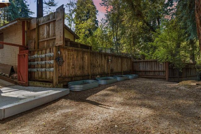 15765 Kings Creek Rd, Boulder Creek, CA 95006