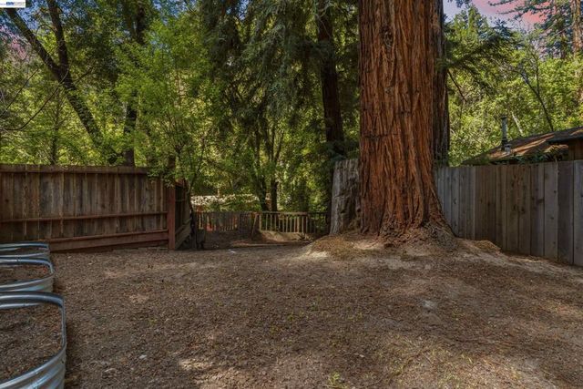 15765 Kings Creek Rd, Boulder Creek, CA 95006