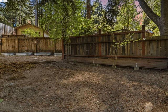 15765 Kings Creek Rd, Boulder Creek, CA 95006