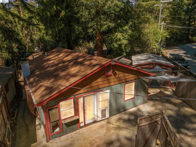 15765 Kings Creek Rd, Boulder Creek, CA 95006