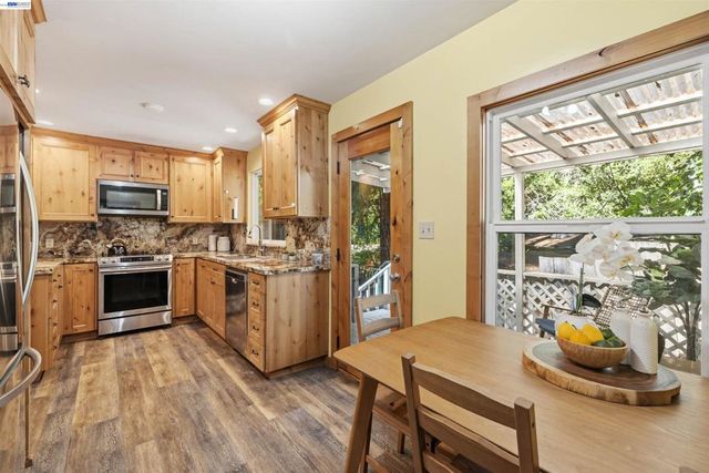 15765 Kings Creek Rd, Boulder Creek, CA 95006