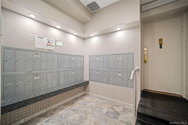 75-34 Bell Boulevard 6H, Bayside, NY 11364