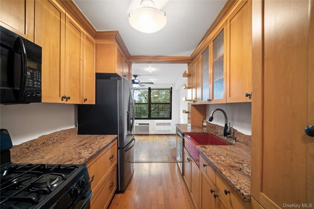75-34 Bell Boulevard 6H, Bayside, NY 11364