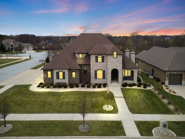 7216 Fawn Valley Drive, Schererville, IN 46375