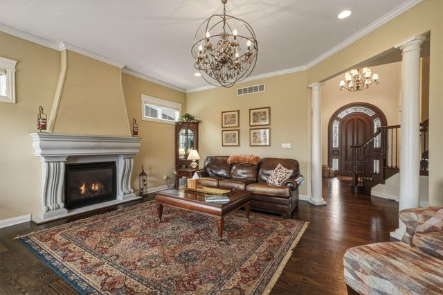 7216 Fawn Valley Drive, Schererville, IN 46375