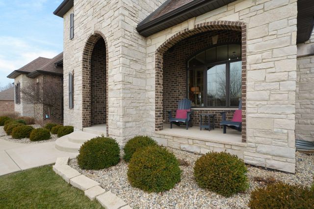 7216 Fawn Valley Drive, Schererville, IN 46375