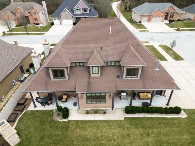 7216 Fawn Valley Drive, Schererville, IN 46375