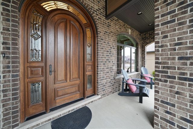 7216 Fawn Valley Drive, Schererville, IN 46375