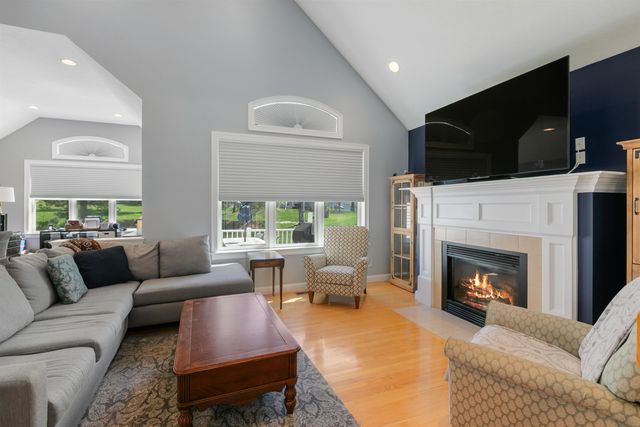 8 Crockett's Way, Stratham, NH 03885