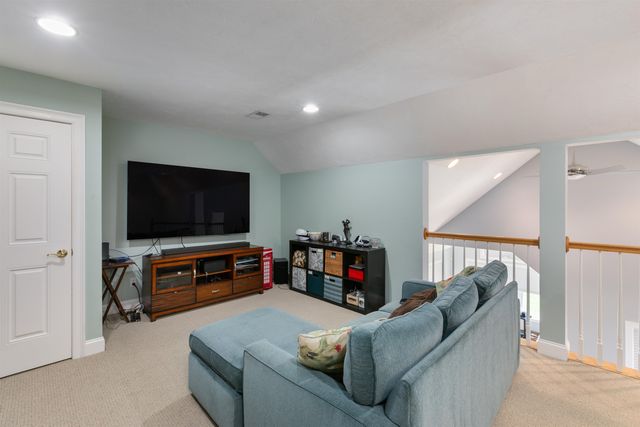 8 Crockett's Way, Stratham, NH 03885