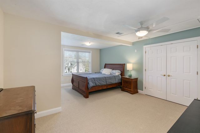 8 Crockett's Way, Stratham, NH 03885