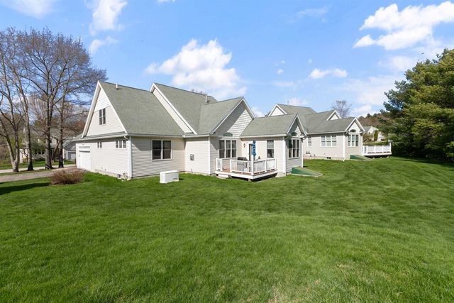 8 Crockett's Way, Stratham, NH 03885