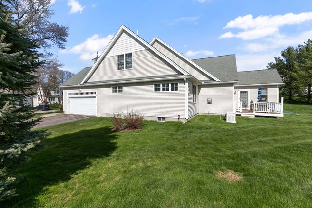 8 Crockett's Way, Stratham, NH 03885