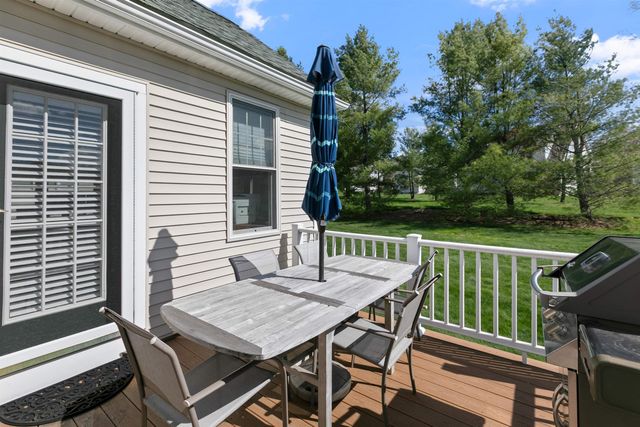 8 Crockett's Way, Stratham, NH 03885