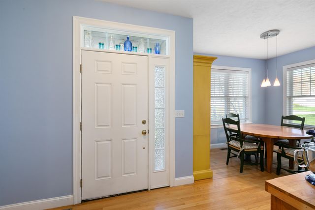 8 Crockett's Way, Stratham, NH 03885